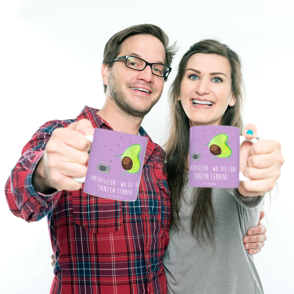 Mug Synthesizer: Wo die Töne tanzen lernen! Kaffeetasse, Tasse, Tasse mit Zitaten, Keramiktasse, Tasse mit Motiven, Bürotasse, Teetasse, Geschenktasse, Porzellantasse, Instrumente, Geschenke Musiker, Musikliebhaber