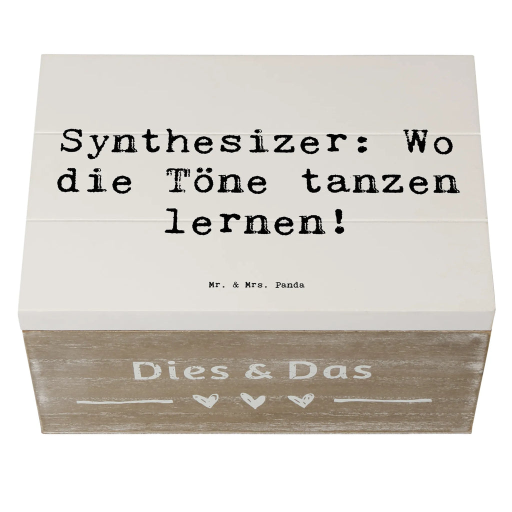 Wooden chest Saying Synthesizer: Wo die Töne tanzen lernen! Erinnerungskiste, Dekokiste, Geschenkbox, Kiste, Holzkiste, Schatzkiste, Truhe, Geschenkdose, XXL, Erinnerungsbox, Schatulle, Aufbewahrungsbox, Instrumente, Geschenke Musiker, Musikliebhaber