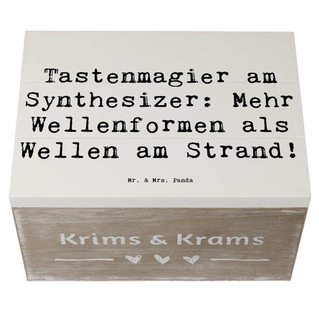 Wooden chest Saying Tastenmagier am Synthesizer: Mehr Wellenformen als Wellen am Strand! Aufbewahrungsbox, Holzkiste, Dekokiste, XXL, Erinnerungsbox, Schatulle, Schatzkiste, Kiste, Geschenkbox, Geschenkdose, Erinnerungskiste, Truhe, Instrumente, Geschenke Musiker, Musikliebhaber