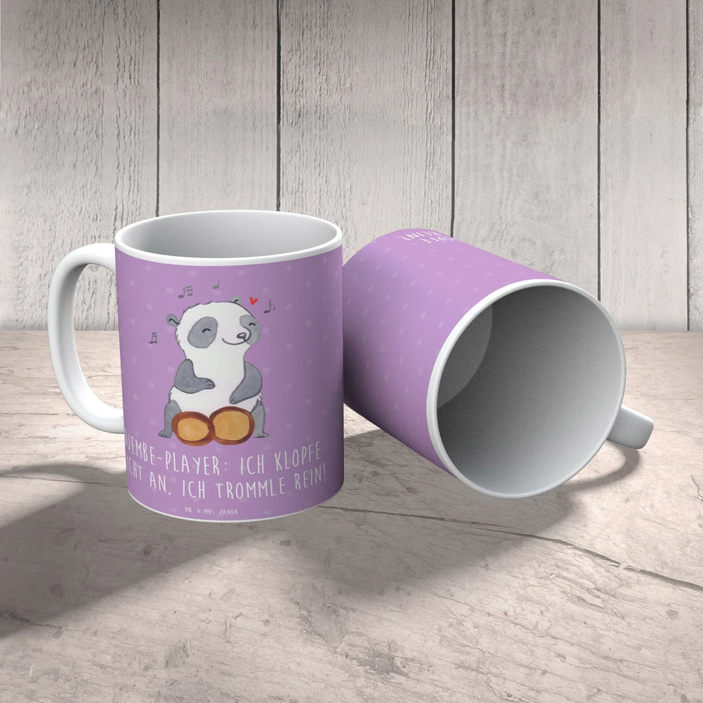 Mug Djembe-Player: Ich klopfe nicht an, ich trommle rein! Keramiktasse, Bürotasse, Tasse, Geschenktasse, Kaffeetasse, Tasse mit Motiven, Porzellantasse, Teetasse, Tasse mit Zitaten, Instrumente, Geschenke Musiker, Musikliebhaber