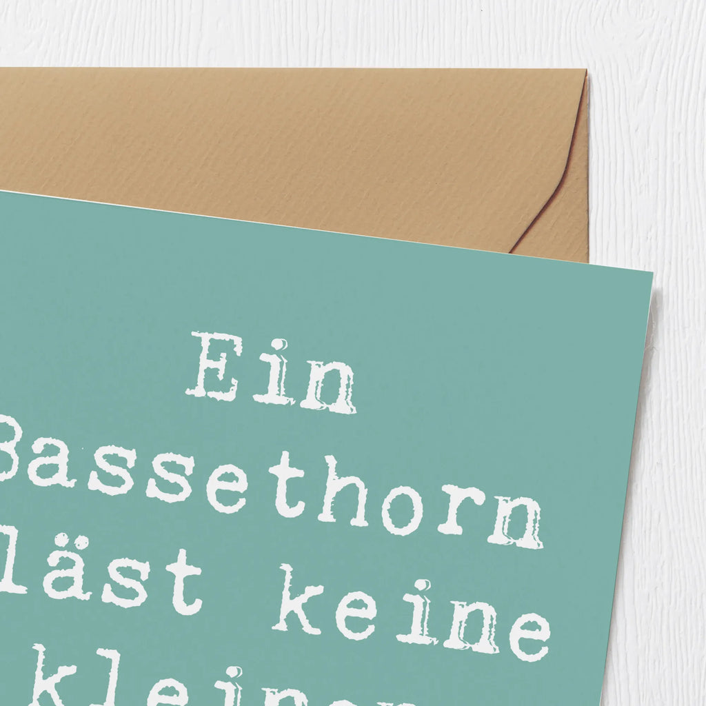Deluxe Card Saying Ein Bassethorn bläst keine kleinen Töne! Hochwertige Grußkarte, Hochwertige Klappkarte, Karte, Geburtstagskarte, Einladungskarte, Klappkarte, Grußkarte, Hochzeitskarte, Glückwunschkarte, Instrumente, Geschenke Musiker, Musikliebhaber