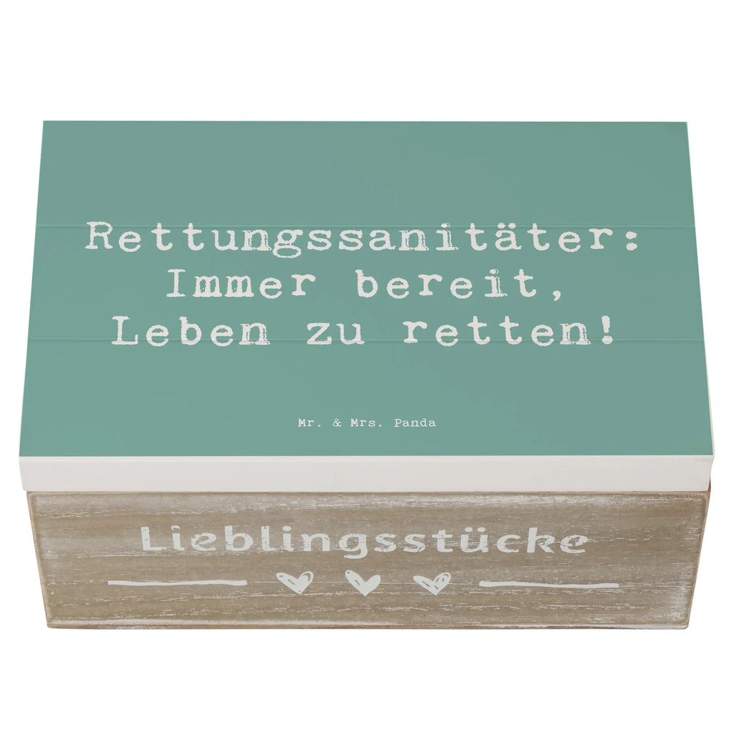 Holzkiste Rettungssanitäter: Immer bereit, Leben zu retten! Erinnerungskiste, schmucktruhe, Holzbox mit Deckel, Kiste, aufbewahrungskiste mit deckel, geschenkbox holz, Schatzkiste, truhe holz, Box, Aufbewahrungsbox aus Holz, Erinnerungsbox, geschenkbox mit deckel, fotokiste, Aufbewahrungsbox, Aufbewahrungsbox Holz, Schatulle, box holz, Holzbox, Holzkiste, Geschenkbox, truhe mit deckel, Box aus Holz, erinnerungsbox holz, Holzkiste mit Deckel, Kiste mit Deckel, holzschatulle, schatztruhe, schmuckbox, Holz Aufbewahrungsbox, Aufbewahrungstruhe, Truhe, kiste holz, fotobox, Aufbewahrungskiste, holzschachtel, Holztruhe, schmuckkiste, geschenkkiste, holzkästchen, schatzkiste holz, zitate, sprüche sammlung, liebe, motivation, nachhaltige geschenke, wohnaccessoires, Lächeln, glück, Dekoration, wanddeko, sprüche, mr and mrs panda, geschenkideen, spruch kollektion, Kreativ, alltag verschönern, freude, Einzigartig, lebensweisheiten, shopify, schöne sprüche, inspiration