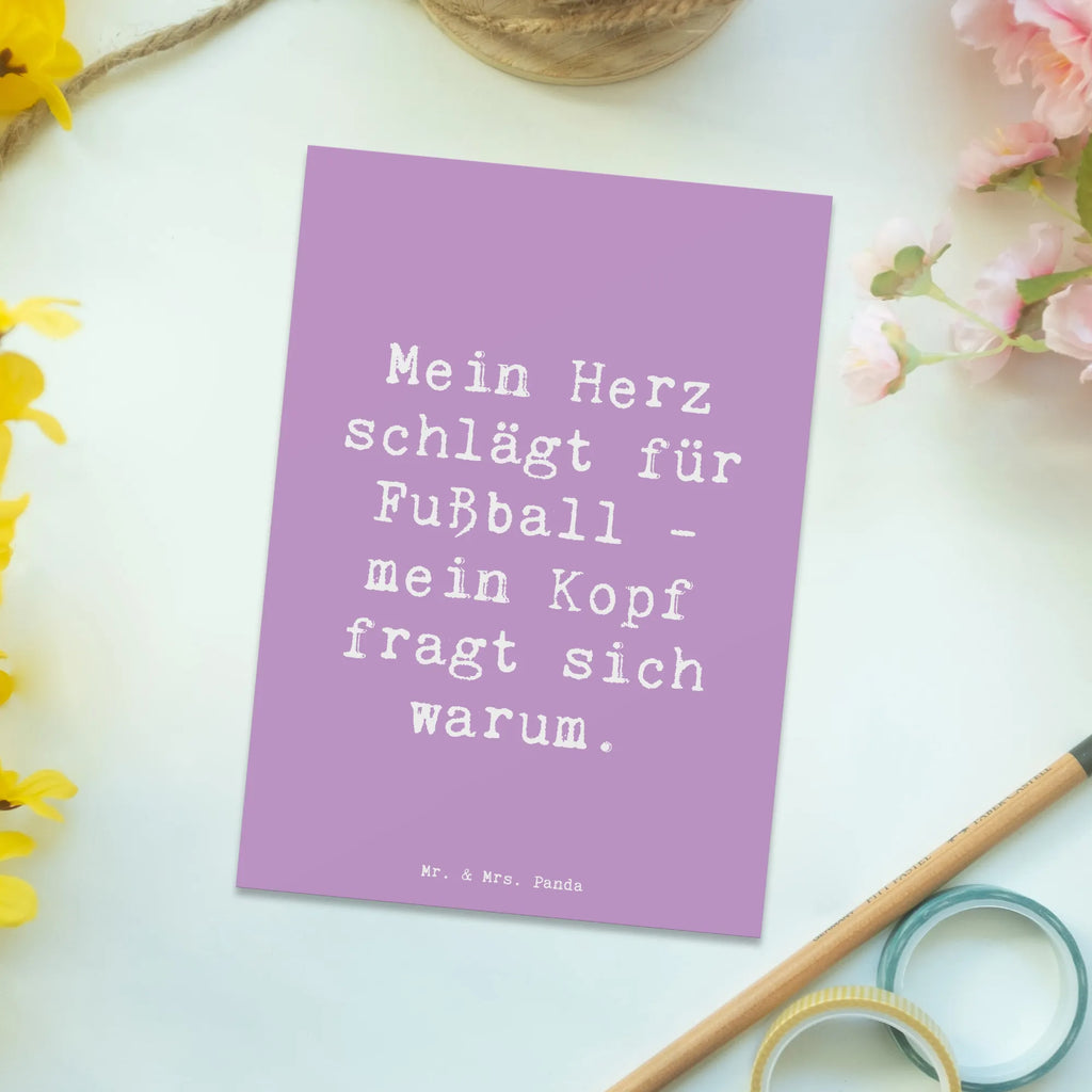 Postcard Saying Mein Herz schlägt für Fußball - mein Kopf fragt sich warum. Geburtstagskarte, Geschenkkarte, Karte, Postkarte, Ansichtskarten, Ansichtskarte, Einladungskarten Geburtstag, Dankeskarte, Einladung Geburtstag, Einladung, Einladungskarte, Grußkarte, Geschenk, Sport, Sportart, Hobby, Schenken, Danke, Dankeschön, Auszeichnung, Gewinn, Sportler
