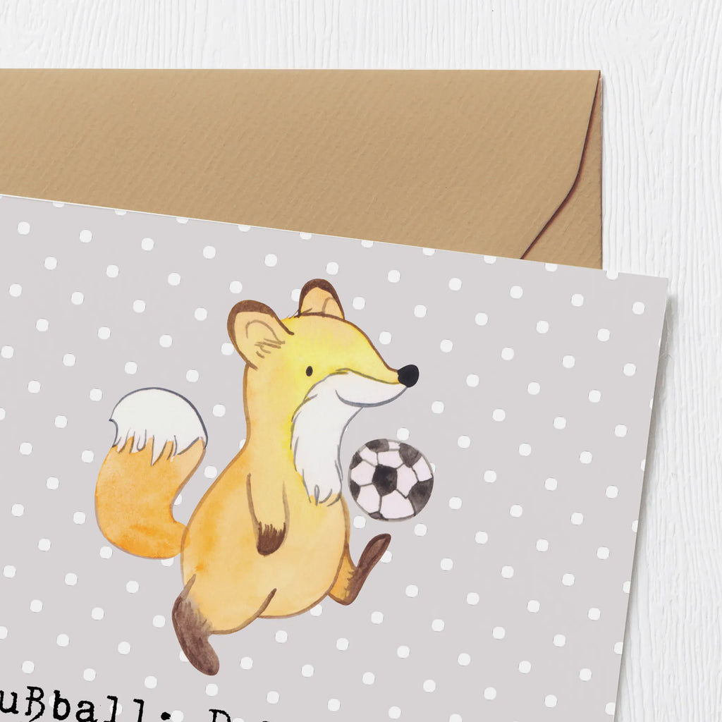 Deluxe Card Fußball: Der einzige Sport, bei dem erwachsene Männer um eine runde Sache streiten! Geburtstagskarte, Glückwunschkarte, Grußkarte, Hochwertige Klappkarte, Einladungskarte, Karte, Hochzeitskarte, Hochwertige Grußkarte, Klappkarte, Geschenk, Sport, Sportart, Hobby, Schenken, Danke, Dankeschön, Auszeichnung, Gewinn, Sportler