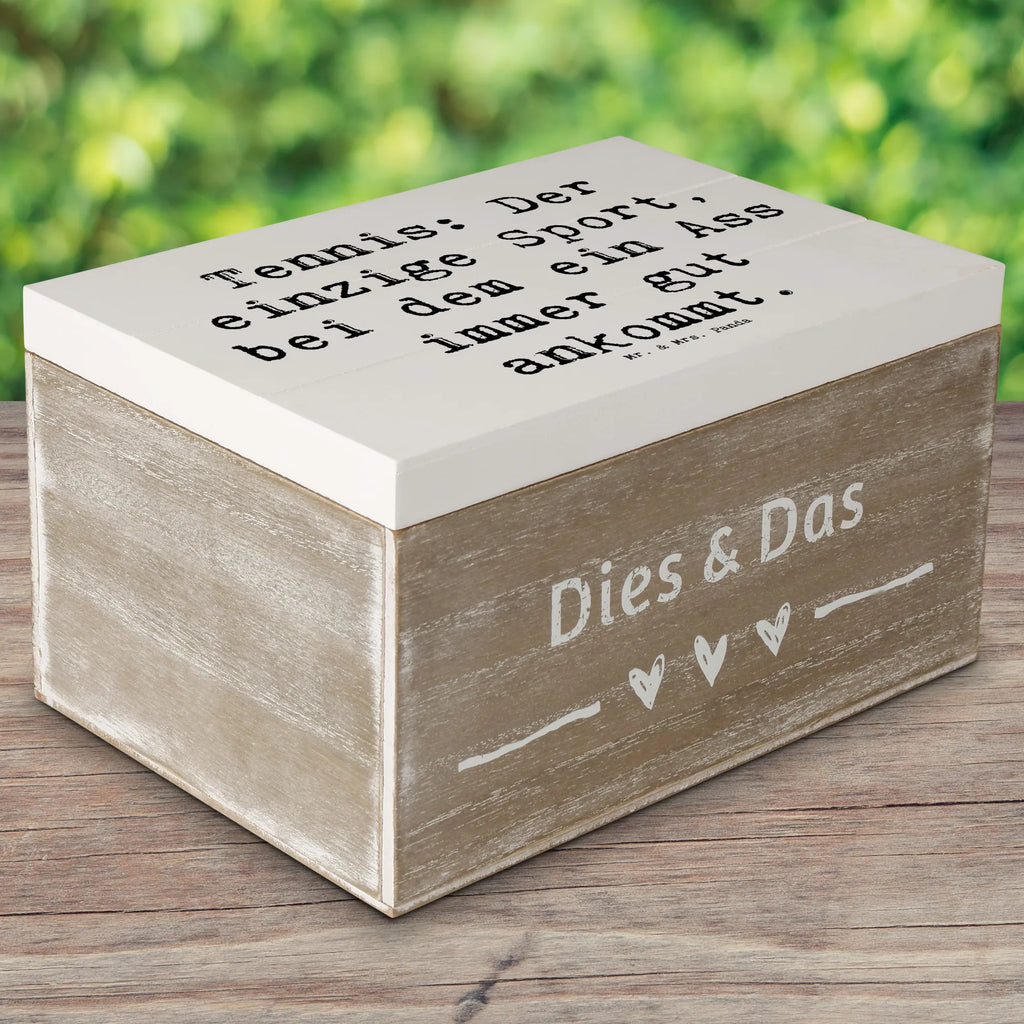 Wooden chest Saying Tennis: Der einzige Sport, bei dem ein Ass immer gut ankommt. Holzbox mit Deckel, aufbewahrungskiste mit deckel, holzschachtel, Holzkisten, Holzboxen, box holz, kiste holz, Holztruhe, holzkästchen, Aufbewahrungskiste, truhe holz, Aufbewahrungsbox Holz, aufbewahrungstruhe, Holzkiste mit Deckel, aufbewahrungskisten, Holzkiste, Holzbox, holztruhen, holzschatulle, Holz Aufbewahrungsbox, Aufbewahrungsbox, aufbewahrungsboxen, Box aus Holz, Aufbewahrungsbox aus Holz, Schatulle, Dankeschön, Sport, Auszeichnung, Gewinn, Sportler, Schenken, Sportart, Hobby, Danke, Geschenk