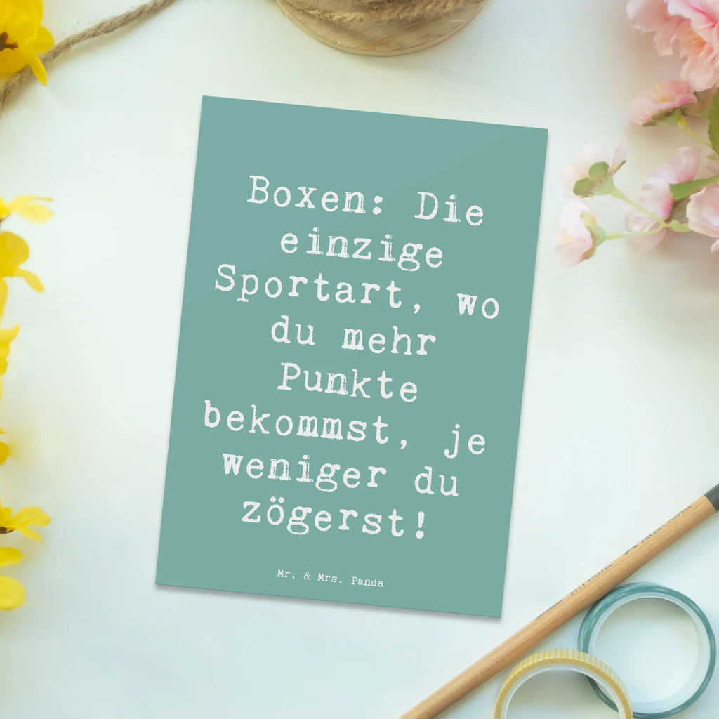 Postcard Saying Boxen: Die einzige Sportart, wo du mehr Punkte bekommst, je weniger du zögerst! Karte, Dankeskarte, Einladung, Einladungskarte, Einladungskarten Geburtstag, Ansichtskarten, Einladung Geburtstag, Ansichtskarte, Geschenkkarte, Grußkarte, Postkarte, Geburtstagskarte, Geschenk, Sport, Sportart, Hobby, Schenken, Danke, Dankeschön, Auszeichnung, Gewinn, Sportler