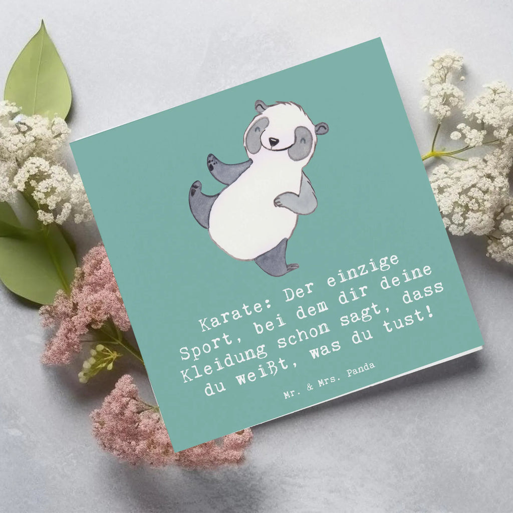 Deluxe Card Karate: Der einzige Sport, bei dem dir deine Kleidung schon sagt, dass du weißt, was du tust! Karte, Glückwunschkarte, Geburtstagskarte, Hochzeitskarte, Hochwertige Grußkarte, Klappkarte, Hochwertige Klappkarte, Grußkarte, Einladungskarte, Geschenk, Sport, Sportart, Hobby, Schenken, Danke, Dankeschön, Auszeichnung, Gewinn, Sportler