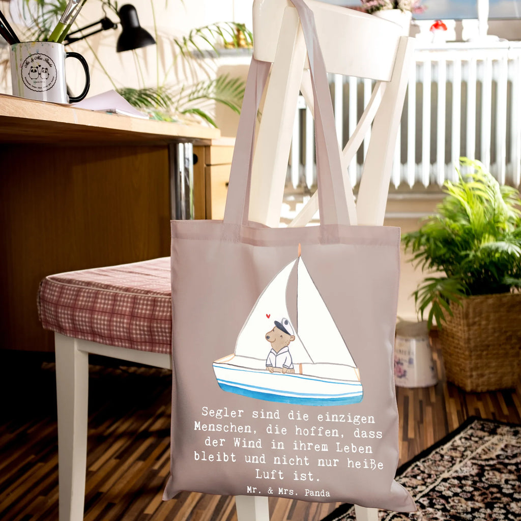 Tote bag Segler sind die einzigen Menschen, die hoffen, dass der Wind in ihrem Leben bleibt und nicht nur heiße Luft ist. Beuteltasche, Einkaufstasche, Stofftasche, Shopper, Einkaufstüte, Umhängetasche, Strandtasche, Schultertasche, Beutel, Jutebeutel, Jutetasche, Badetasche, Stoffbeutel, Laptoptasche, Tasche, Tragetasche, Geschenk, Sport, Sportart, Hobby, Schenken, Danke, Dankeschön, Auszeichnung, Gewinn, Sportler
