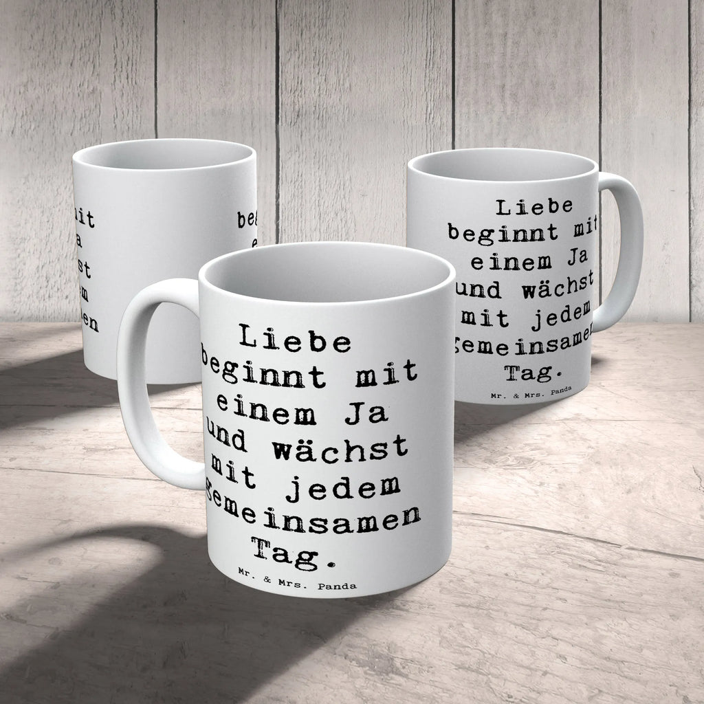 Mug Saying Liebe beginnt mit einem Ja und wächst mit jedem gemeinsamen Tag. Geschenktasse, Keramikbecher, Designtasse, Kaffeepott, kaffeetasse keramik, Frühstückstasse, Coffee Mug, Dekotasse, Teebecher, milchkaffeetasse, Tasse, heißgetränkebecher, hochwertige tasse, Teetasse, Pott, Kaffeebecher, Tasse mit Motiv, statement tasse, Bürotasse, Motivtasse, Trinktasse, Bürobecher, Kaffeetasse, Frühstücksbecher, tasse für kaffee, Mug, Keramiktasse, tasse für büro, Henkelbecher, Kakaotasse, kaffeebecher bedruckt, Tasse mit Spruch, schöne tasse, Henkeltasse, Becher, Teepott, Trinkbecher, Bedruckte Tasse, haferl, kaffeebecher keramik, design tasse, kaffeetasse bedruckt, Sprüchetasse, Hochzeitsgeschenk, Ehe, Hochzeitsfeier, Trauung, Trauungsgeschenk, Hochzeitskarte, Verlobungsfeier, Verlobungsgeschenk, Hochzeitsgeschenkideen, Hochzeitsgeschenke für Brautpaar, Hochzeit