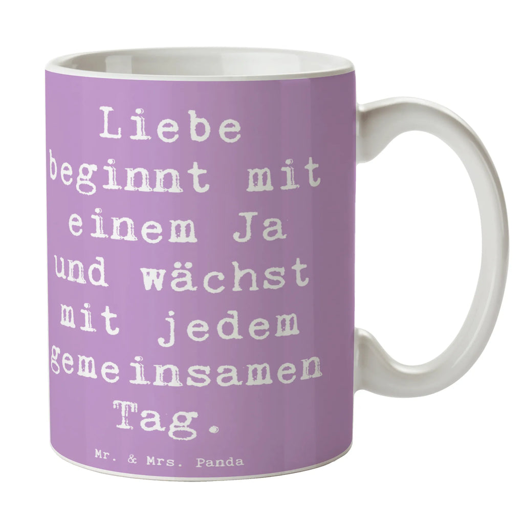 Mug Saying Liebe beginnt mit einem Ja und wächst mit jedem gemeinsamen Tag. Geschenktasse, Keramikbecher, Designtasse, Kaffeepott, kaffeetasse keramik, Frühstückstasse, Coffee Mug, Dekotasse, Teebecher, milchkaffeetasse, Tasse, heißgetränkebecher, hochwertige tasse, Teetasse, Pott, Kaffeebecher, Tasse mit Motiv, statement tasse, Bürotasse, Motivtasse, Trinktasse, Bürobecher, Kaffeetasse, Frühstücksbecher, tasse für kaffee, Mug, Keramiktasse, tasse für büro, Henkelbecher, Kakaotasse, kaffeebecher bedruckt, Tasse mit Spruch, schöne tasse, Henkeltasse, Becher, Teepott, Trinkbecher, Bedruckte Tasse, haferl, kaffeebecher keramik, design tasse, kaffeetasse bedruckt, Sprüchetasse, Hochzeitsgeschenk, Ehe, Hochzeitsfeier, Trauung, Trauungsgeschenk, Hochzeitskarte, Verlobungsfeier, Verlobungsgeschenk, Hochzeitsgeschenkideen, Hochzeitsgeschenke für Brautpaar, Hochzeit