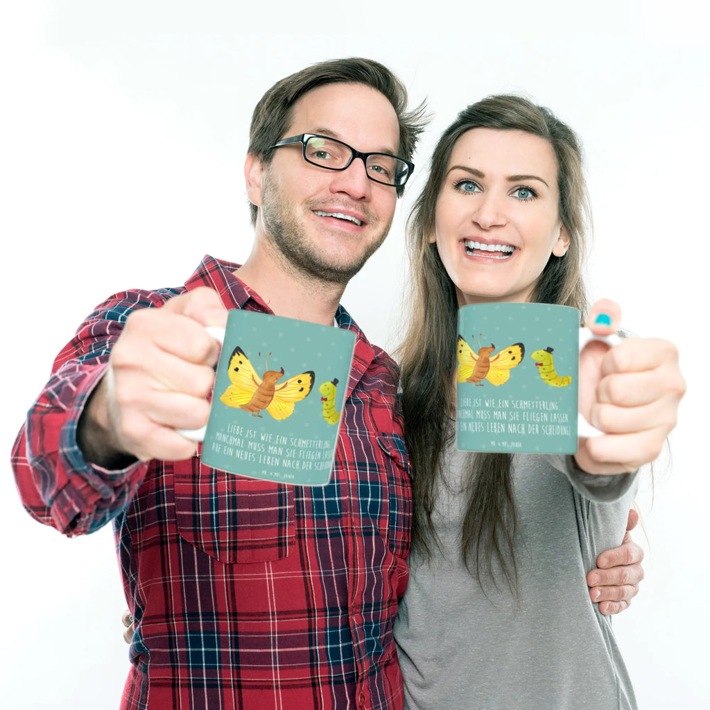 Mug Liebe ist wie ein Schmetterling, manchmal muss man sie fliegen lassen. Auf ein neues Leben nach der Scheidung! Geschenktasse, Keramiktasse, Kaffeetasse, Tasse mit Zitaten, Bürotasse, Tasse, Teetasse, Porzellantasse, Tasse mit Motiven, Hochzeit, Hochzeitsgeschenk, Ehe, Hochzeitsfeier, Trauung, Trauungsgeschenk, Hochzeitskarte, Verlobungsfeier, Verlobungsgeschenk, Hochzeitsgeschenkideen, Hochzeitsgeschenke für Brautpaar