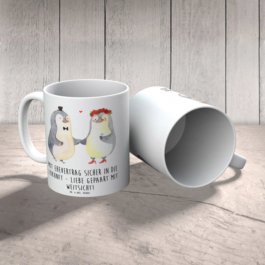 Mug Mit Ehevertrag sicher in die Zukunft - Liebe gepaart mit Weitsicht! Bürotasse, Teetasse, Tasse, Porzellantasse, Keramiktasse, Kaffeetasse, Tasse mit Motiven, Geschenktasse, Tasse mit Zitaten, Hochzeit, Hochzeitsgeschenk, Ehe, Hochzeitsfeier, Trauung, Trauungsgeschenk, Hochzeitskarte, Verlobungsfeier, Verlobungsgeschenk, Hochzeitsgeschenkideen, Hochzeitsgeschenke für Brautpaar