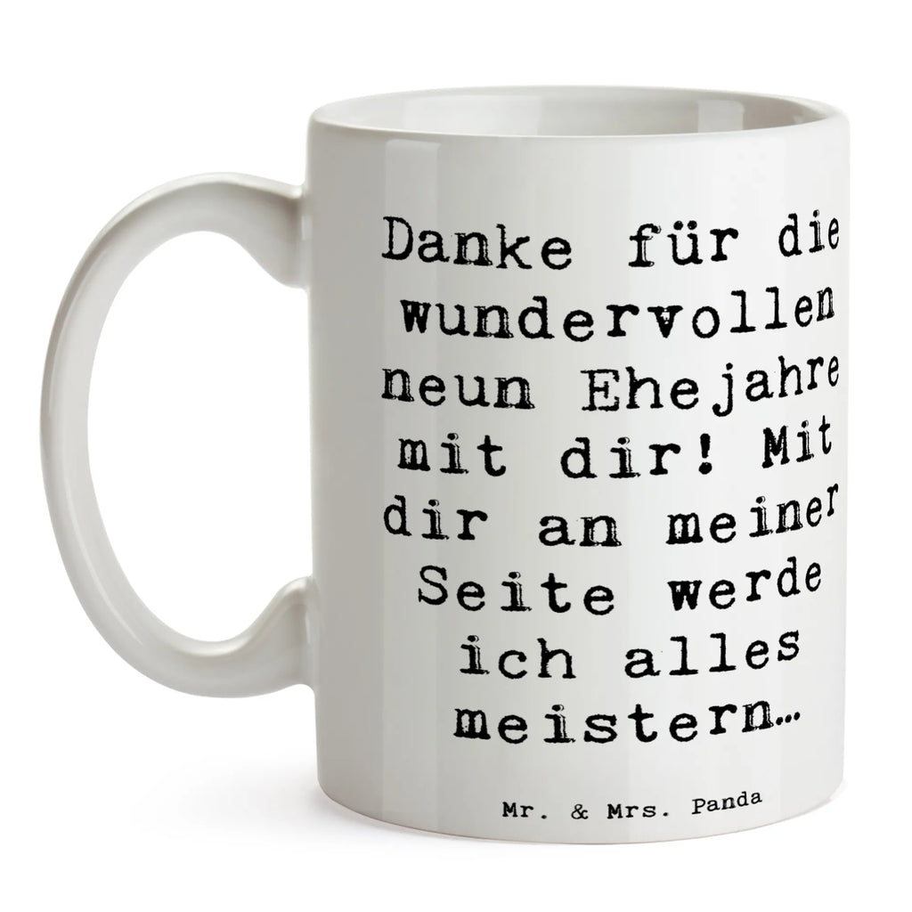 Mug Saying Danke für die wundervollen neun Ehejahre mit dir! Mit dir an meiner Seite werde ich alles meistern… Bürotasse, Tasse mit Motiven, Kaffeetasse, Teetasse, Tasse, Porzellantasse, Geschenktasse, Tasse mit Zitaten, Keramiktasse, Hochzeit, Hochzeitsgeschenk, Ehe, Hochzeitsfeier, Trauung, Trauungsgeschenk, Hochzeitskarte, Verlobungsfeier, Verlobungsgeschenk, Hochzeitsgeschenkideen, Hochzeitsgeschenke für Brautpaar