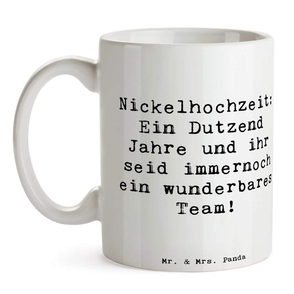Mug Saying Nickelhochzeit: Ein Dutzend Jahre und ihr seid immernoch ein wunderbares Team! Keramiktasse, Kaffeetasse, Tasse, Geschenktasse, Tasse mit Motiven, Teetasse, Porzellantasse, Tasse mit Zitaten, Bürotasse, Hochzeit, Hochzeitsgeschenk, Ehe, Hochzeitsfeier, Trauung, Trauungsgeschenk, Hochzeitskarte, Verlobungsfeier, Verlobungsgeschenk, Hochzeitsgeschenkideen, Hochzeitsgeschenke für Brautpaar