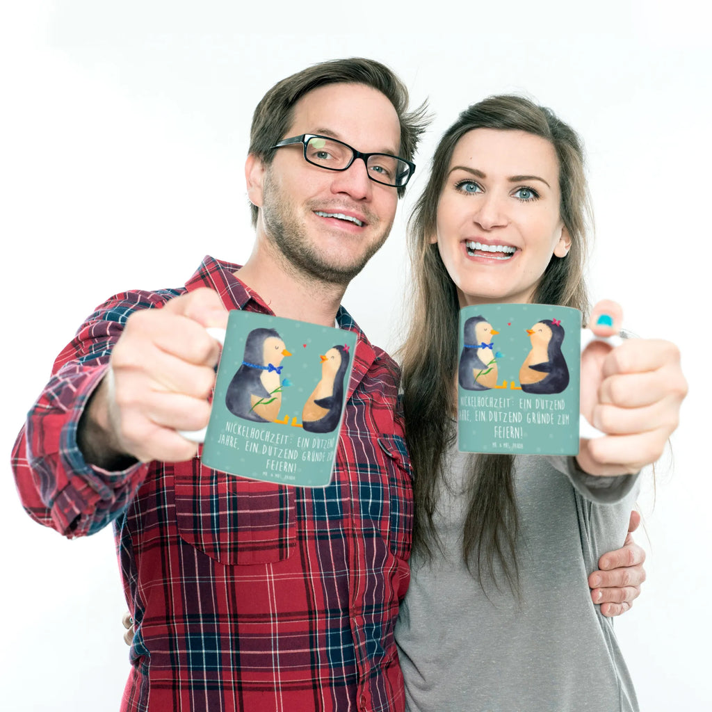 Mug Nickelhochzeit: Ein Dutzend Jahre, ein Dutzend Gründe zum Feiern! Kaffeetasse, Tasse mit Motiven, Tasse, Tasse mit Zitaten, Bürotasse, Teetasse, Geschenktasse, Porzellantasse, Keramiktasse, Hochzeit, Hochzeitsgeschenk, Ehe, Hochzeitsfeier, Trauung, Trauungsgeschenk, Hochzeitskarte, Verlobungsfeier, Verlobungsgeschenk, Hochzeitsgeschenkideen, Hochzeitsgeschenke für Brautpaar