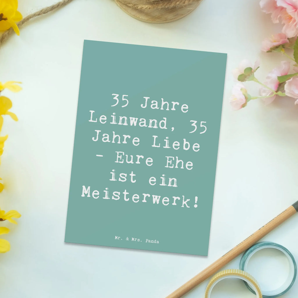 Postcard Saying 35 Jahre Leinwand, 35 Jahre Liebe - Eure Ehe ist ein Meisterwerk! Grußkarte, Ansichtskarten, Einladungskarte, Geburtstagskarte, Postkarte, Geschenkkarte, Dankeskarte, Einladung, Karte, Einladung Geburtstag, Einladungskarten Geburtstag, Ansichtskarte, Hochzeit, Hochzeitsgeschenk, Ehe, Hochzeitsfeier, Trauung, Trauungsgeschenk, Hochzeitskarte, Verlobungsfeier, Verlobungsgeschenk, Hochzeitsgeschenkideen, Hochzeitsgeschenke für Brautpaar