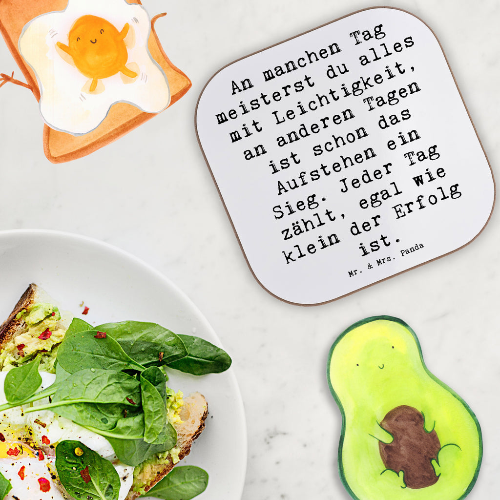 Square coaster Saying An manchen Tag meisterst du alles mit Leichtigkeit, an anderen Tagen ist schon das Aufstehen ein Sieg. Jeder Tag zählt, egal wie klein der Erfolg ist. Bierdeckel, Tassen Untersetzer, Untersetzer Holz, Glasuntersetzer, Untersetzer für Gläser, Getränkeuntersetzer, Untersetzer Design, Untersetzer aus Holz, Korkuntersetzer, Holzuntersetzer, Untersetzer, Untersetzer Gläser