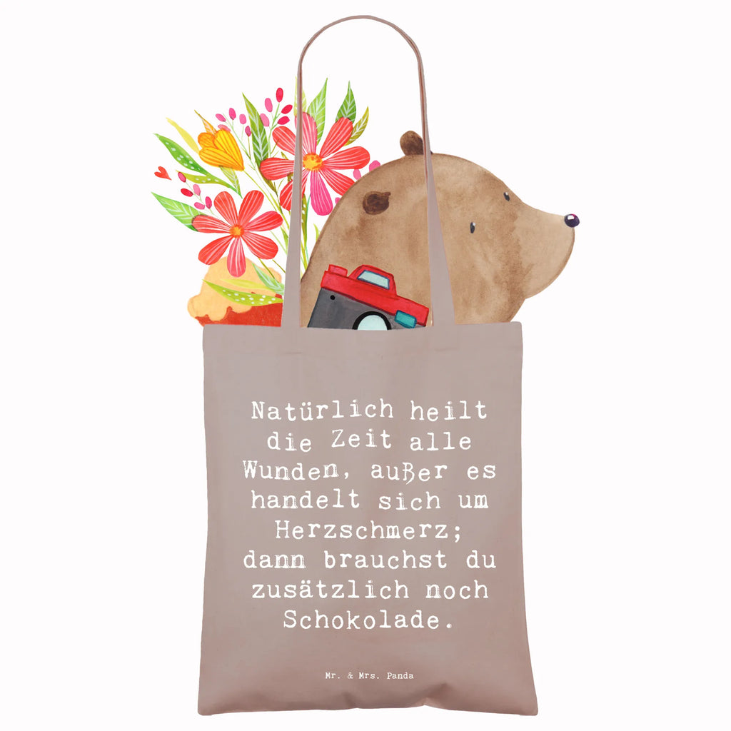 Tote bag Saying Natürlich heilt die Zeit alle Wunden, außer es handelt sich um Herzschmerz; dann brauchst du zusätzlich noch Schokolade. Laptoptasche, Badetasche, Einkaufstüte, Beuteltasche, Shopper, Beutel, Strandtasche, Tasche, Umhängetasche, Jutebeutel, Stoffbeutel, Tragetasche, Einkaufstasche, Jutetasche, Stofftasche, Schultertasche