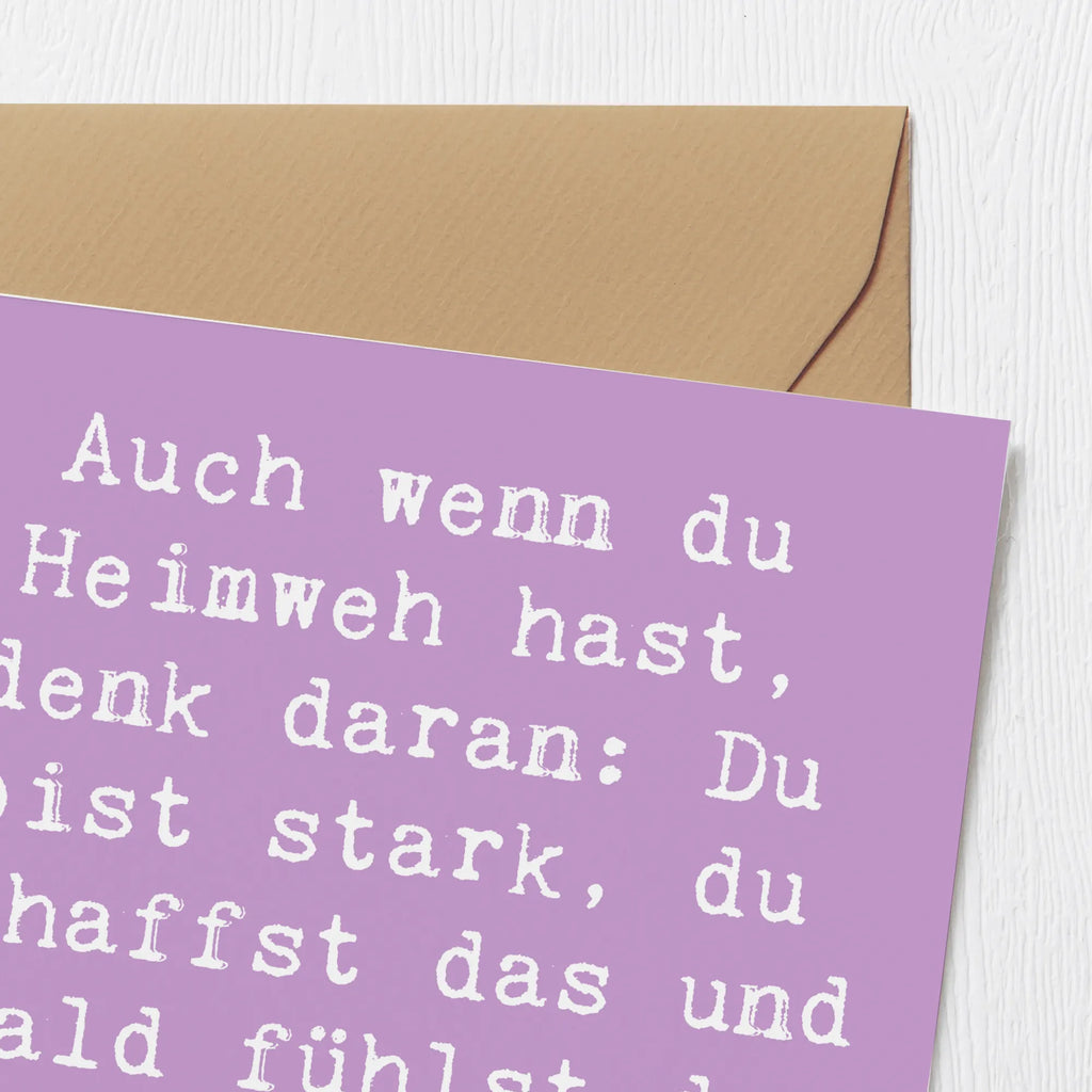 Deluxe Card Saying Auch wenn du Heimweh hast, denk daran: Du bist stark, du schaffst das und bald fühlst du dich wieder richtig wohl! Hochwertige Klappkarte, Klappkarte, Hochwertige Grußkarte, Karte, Hochzeitskarte, Grußkarte, Geburtstagskarte, Glückwunschkarte, Einladungskarte, sprüche, zitate, spruch kollektion, inspiration, motivation, lebensweisheiten, geschenkideen, wanddeko, wohnaccessoires, sprüche sammlung, schöne sprüche, glück, liebe, freude, lächeln, alltag verschönern, nachhaltige geschenke, dekoration, kreativ, einzigartig, shopify, mr and mrs panda