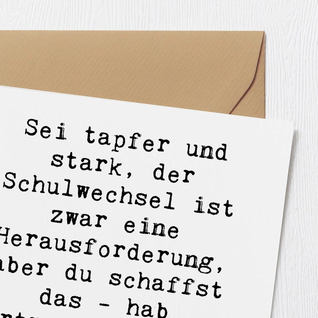 Deluxe Card Saying Sei tapfer und stark, der Schulwechsel ist zwar eine Herausforderung, aber du schaffst das - hab Vertrauen, es wird toll, du bist ganz wundervoll! Hochwertige Grußkarte, Karte, Hochwertige Klappkarte, Einladungskarte, Hochzeitskarte, Klappkarte, Glückwunschkarte, Grußkarte, Geburtstagskarte, sprüche, zitate, spruch kollektion, inspiration, motivation, lebensweisheiten, geschenkideen, wanddeko, wohnaccessoires, sprüche sammlung, schöne sprüche, glück, liebe, freude, lächeln, alltag verschönern, nachhaltige geschenke, dekoration, kreativ, einzigartig, shopify, mr and mrs panda