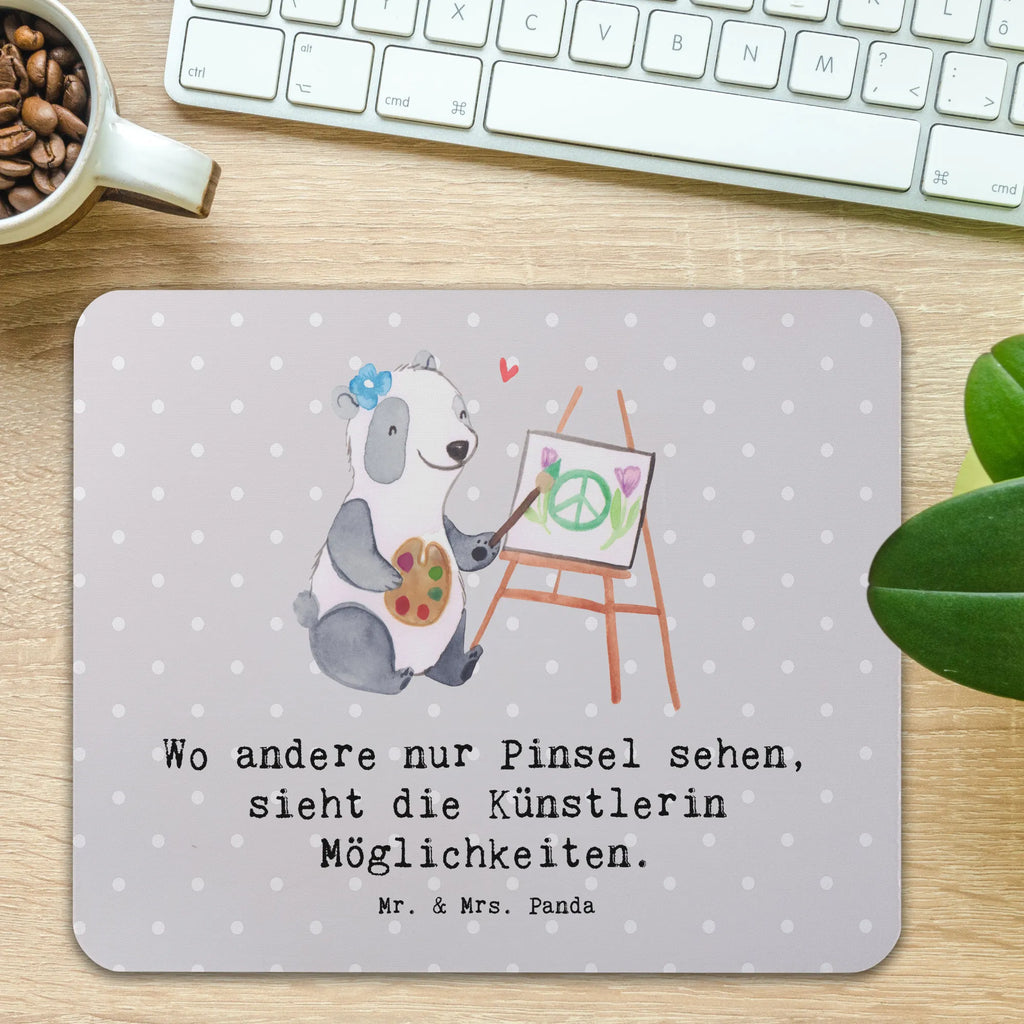 Mouse mat Wo andere nur Pinsel sehen, sieht die Künstlerin Möglichkeiten. Mausunterlage, PC Zubehör, Mousepad, Einzigartiges Mauspad, Büroausstattung, Computer zubehör, Mauspad, Designer Mauspad, Mauspad Büro, Arbeitszimmer, Beruf, Ausbildung, Jubiläum, Abschied, Rente, Kollege, Kollegin, Geschenk, Schenken, Arbeitskollege, Mitarbeiter, Firma, Danke, Dankeschön