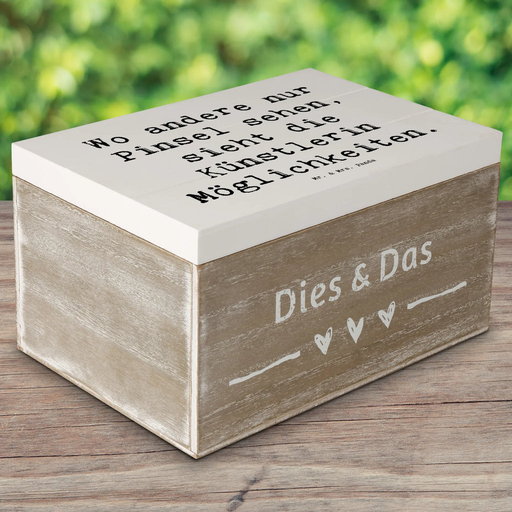 Wooden chest Saying Wo andere nur Pinsel sehen, sieht die Künstlerin Möglichkeiten. Schatzkiste, Truhe, Schatulle, Aufbewahrungsbox, XXL, Kiste, Dekokiste, Holzkiste, Geschenkdose, Geschenkbox, Erinnerungskiste, Erinnerungsbox, Beruf, Ausbildung, Jubiläum, Abschied, Rente, Kollege, Kollegin, Geschenk, Schenken, Arbeitskollege, Mitarbeiter, Firma, Danke, Dankeschön