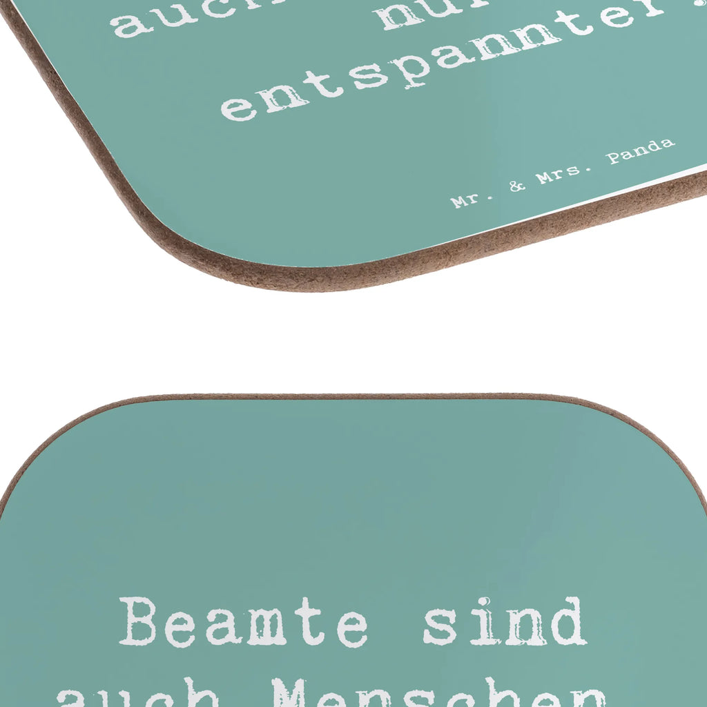 Square coaster Saying Beamte sind auch Menschen, nur entspannter. Getränkeuntersetzer, Tassen Untersetzer, Glasuntersetzer, Untersetzer Holz, Untersetzer, Holzuntersetzer, Untersetzer für Gläser, Untersetzer Design, Untersetzer aus Holz, Bierdeckel, Korkuntersetzer, Untersetzer Gläser, Beruf, Ausbildung, Jubiläum, Abschied, Rente, Kollege, Kollegin, Geschenk, Schenken, Arbeitskollege, Mitarbeiter, Firma, Danke, Dankeschön