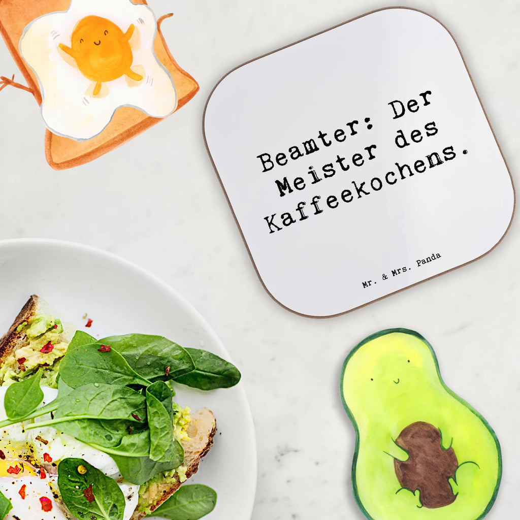 Square coaster Saying Beamter: Der Meister des Kaffeekochens. Untersetzer Gläser, Untersetzer, Glasuntersetzer, Korkuntersetzer, Untersetzer für Gläser, Getränkeuntersetzer, Untersetzer Design, Untersetzer Holz, Tassen Untersetzer, Holzuntersetzer, Untersetzer aus Holz, Bierdeckel, Beruf, Ausbildung, Jubiläum, Abschied, Rente, Kollege, Kollegin, Geschenk, Schenken, Arbeitskollege, Mitarbeiter, Firma, Danke, Dankeschön