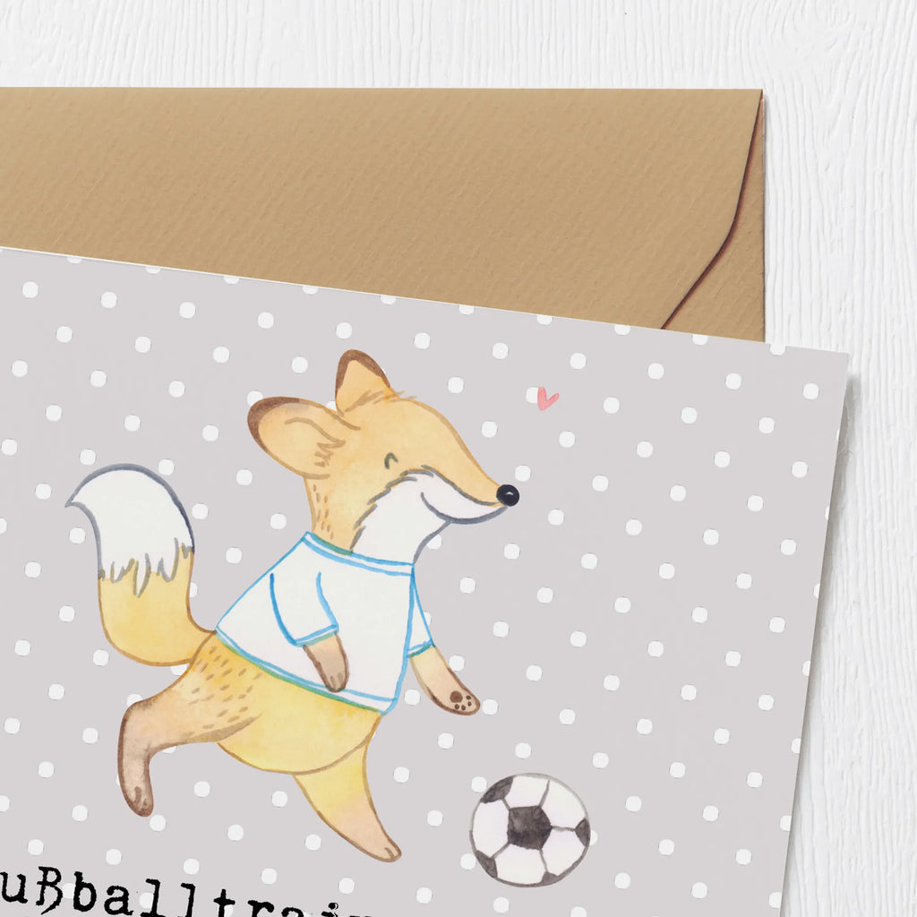 Deluxe Card Fußballtrainer: Wer braucht schon Taktik, wenn man laut genug schreien kann? Klappkarte, Einladungskarte, Hochwertige Grußkarte, Geburtstagskarte, Grußkarte, Hochwertige Klappkarte, Glückwunschkarte, Karte, Hochzeitskarte, Beruf, Ausbildung, Jubiläum, Abschied, Rente, Kollege, Kollegin, Geschenk, Schenken, Arbeitskollege, Mitarbeiter, Firma, Danke, Dankeschön