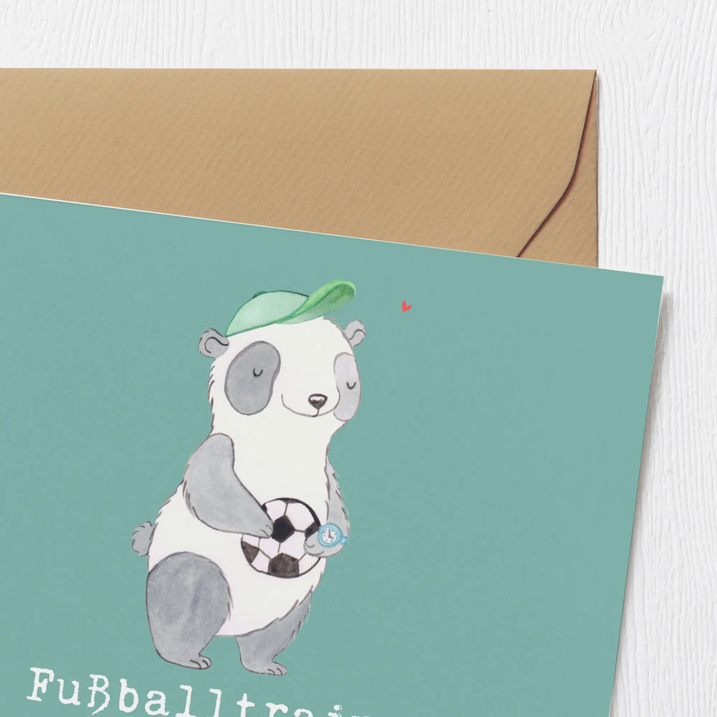 Deluxe Card Ein Fußballtrainer ist wie ein Dirigent, nur mit mehr Schweiß und weniger Taktgefühl. Einladungskarte, Karte, Hochwertige Grußkarte, Hochzeitskarte, Glückwunschkarte, Klappkarte, Hochwertige Klappkarte, Geburtstagskarte, Grußkarte, Beruf, Ausbildung, Jubiläum, Abschied, Rente, Kollege, Kollegin, Geschenk, Schenken, Arbeitskollege, Mitarbeiter, Firma, Danke, Dankeschön