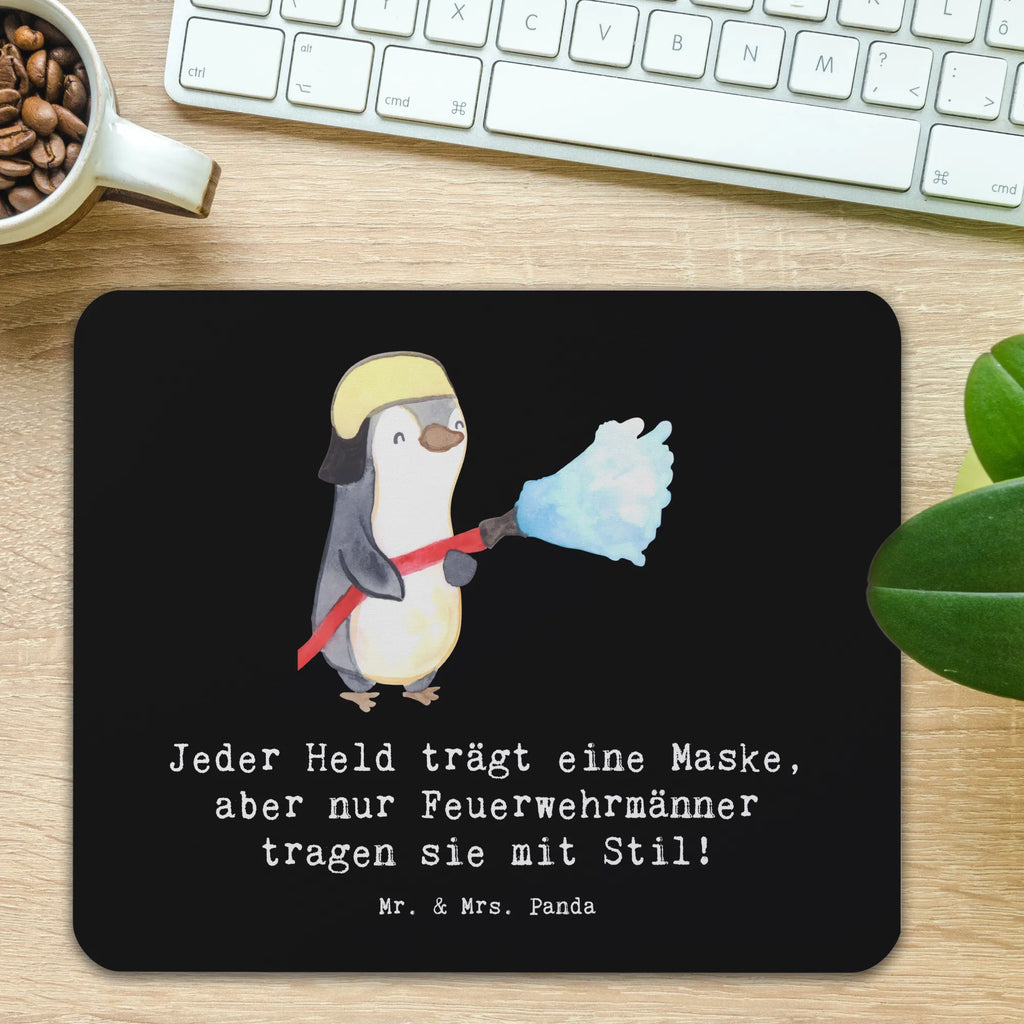 Mouse mat Jeder Held trägt eine Maske, aber nur Feuerwehrmänner tragen sie mit Stil! Mousepad, Mauspad, Einzigartiges Mauspad, Mauspad Büro, Arbeitszimmer, Computer zubehör, Mausunterlage, Designer Mauspad, Büroausstattung, PC Zubehör, Beruf, Ausbildung, Jubiläum, Abschied, Rente, Kollege, Kollegin, Geschenk, Schenken, Arbeitskollege, Mitarbeiter, Firma, Danke, Dankeschön