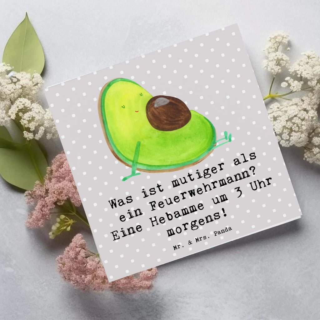 Deluxe Card Was ist mutiger als ein Feuerwehrmann? Eine Hebamme um 3 Uhr morgens! Grußkarte, Glückwunschkarte, doppelkarte, Klappkarte, faltkarte, Geschenk, Schenken, Jubiläum, Danke, Dankeschön, Beruf, Ausbildung, Abschied, Rente, Kollege, Kollegin, Arbeitskollege, Mitarbeiter, Firma