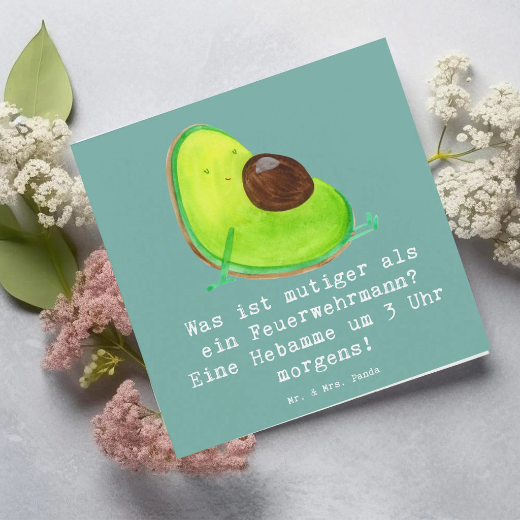 Deluxe Card Was ist mutiger als ein Feuerwehrmann? Eine Hebamme um 3 Uhr morgens! Grußkarte, Glückwunschkarte, doppelkarte, Klappkarte, faltkarte, Geschenk, Schenken, Jubiläum, Danke, Dankeschön, Beruf, Ausbildung, Abschied, Rente, Kollege, Kollegin, Arbeitskollege, Mitarbeiter, Firma