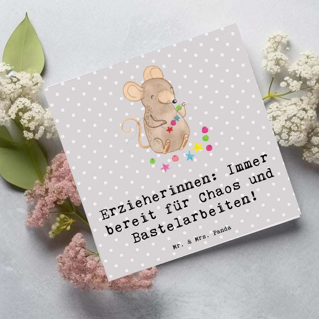 Deluxe Card Erzieherinnen: Immer bereit für Chaos und Bastelarbeiten! Hochwertige Grußkarte, Klappkarte, Glückwunschkarte, Hochzeitskarte, Grußkarte, Hochwertige Klappkarte, Geburtstagskarte, Karte, Einladungskarte, Beruf, Ausbildung, Jubiläum, Abschied, Rente, Kollege, Kollegin, Geschenk, Schenken, Arbeitskollege, Mitarbeiter, Firma, Danke, Dankeschön
