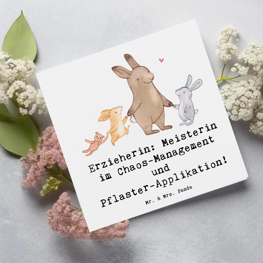 Deluxe Card Erzieherin: Meisterin im Chaos-Management und Pflaster-Applikation! Glückwunschkarte, Einladungskarte, Hochwertige Klappkarte, Grußkarte, Karte, Hochzeitskarte, Klappkarte, Geburtstagskarte, Hochwertige Grußkarte, Beruf, Ausbildung, Jubiläum, Abschied, Rente, Kollege, Kollegin, Geschenk, Schenken, Arbeitskollege, Mitarbeiter, Firma, Danke, Dankeschön