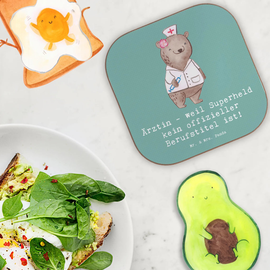 Square coaster Ärztin - weil Superheld kein offizieller Berufstitel ist! Untersetzer Gläser, Glasuntersetzer, Untersetzer Holz, Getränkeuntersetzer, Holzuntersetzer, Korkuntersetzer, Untersetzer, Bierdeckel, Untersetzer Design, Tassen Untersetzer, Untersetzer aus Holz, Untersetzer für Gläser, Beruf, Ausbildung, Jubiläum, Abschied, Rente, Kollege, Kollegin, Geschenk, Schenken, Arbeitskollege, Mitarbeiter, Firma, Danke, Dankeschön