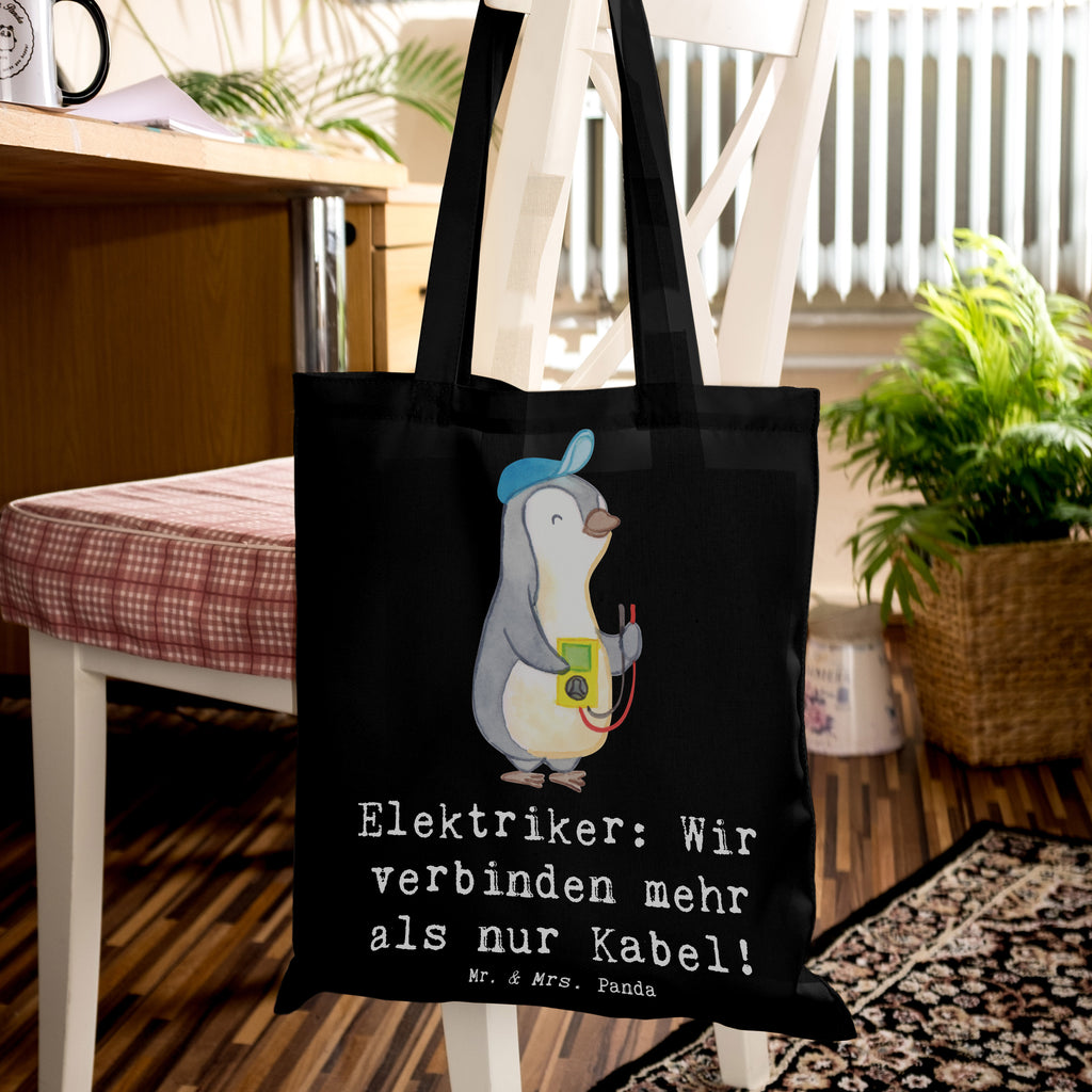 Tote bag Elektriker: Wir verbinden mehr als nur Kabel! Strandtasche, Einkaufstasche, Stoffbeutel, Jutebeutel, Badetasche, Stofftasche, Umhängetasche, Tasche, Beutel, Tragetasche, Laptoptasche, Beuteltasche, Schultertasche, Jutetasche, Einkaufstüte, Shopper, Beruf, Ausbildung, Jubiläum, Abschied, Rente, Kollege, Kollegin, Geschenk, Schenken, Arbeitskollege, Mitarbeiter, Firma, Danke, Dankeschön