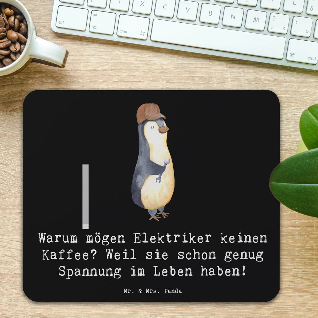 Mouse mat Warum mögen Elektriker keinen Kaffee? Weil sie schon genug Spannung im Leben haben! PC Zubehör, Computer zubehör, Mousepad, Arbeitszimmer, Mauspad Büro, Designer Mauspad, Büroausstattung, Mauspad, Einzigartiges Mauspad, Mausunterlage, Beruf, Ausbildung, Jubiläum, Abschied, Rente, Kollege, Kollegin, Geschenk, Schenken, Arbeitskollege, Mitarbeiter, Firma, Danke, Dankeschön