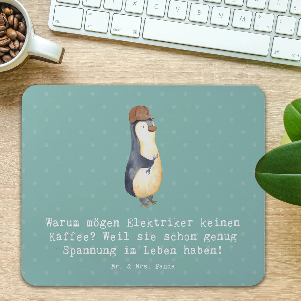 Mouse mat Warum mögen Elektriker keinen Kaffee? Weil sie schon genug Spannung im Leben haben! PC Zubehör, Computer zubehör, Mousepad, Arbeitszimmer, Mauspad Büro, Designer Mauspad, Büroausstattung, Mauspad, Einzigartiges Mauspad, Mausunterlage, Beruf, Ausbildung, Jubiläum, Abschied, Rente, Kollege, Kollegin, Geschenk, Schenken, Arbeitskollege, Mitarbeiter, Firma, Danke, Dankeschön