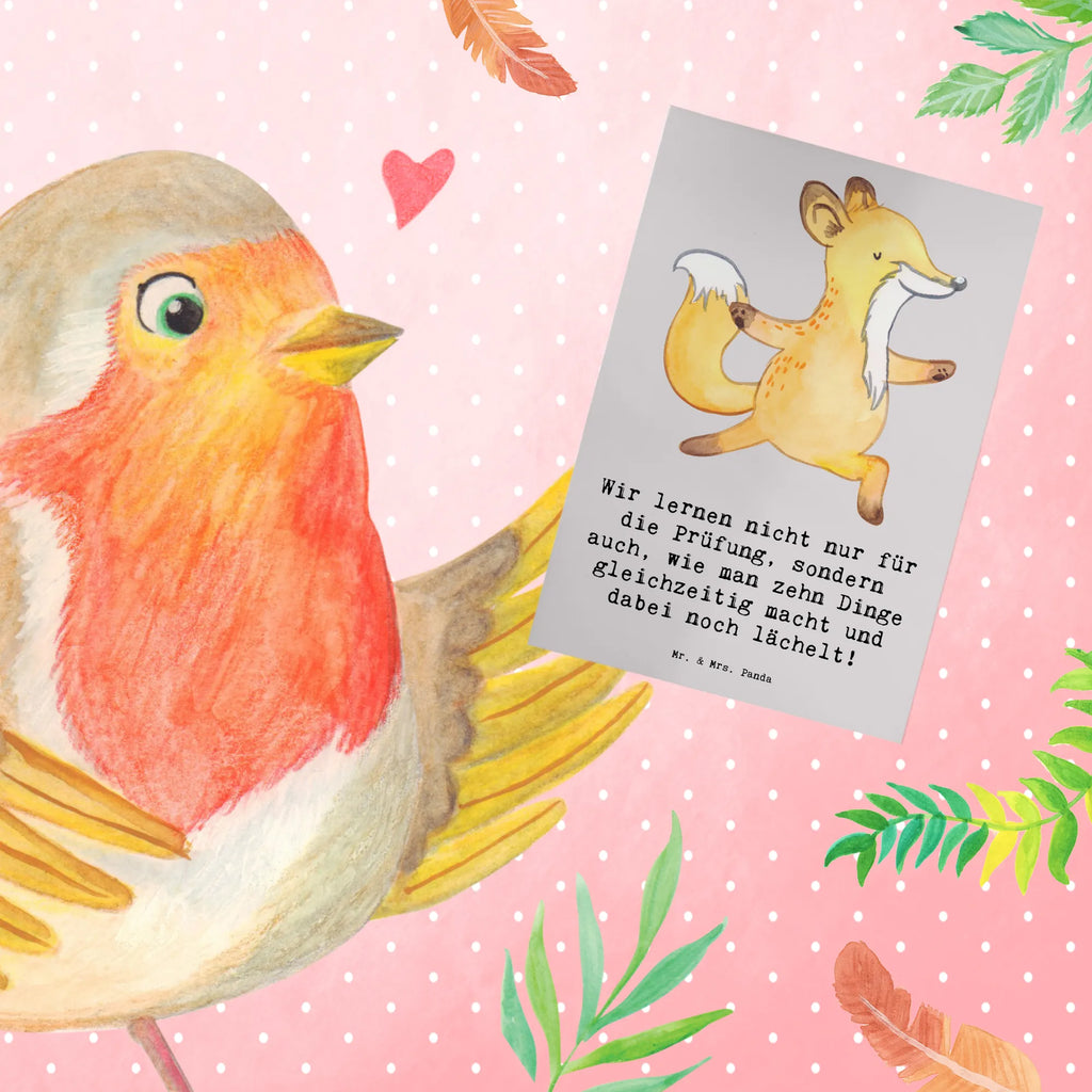 Greetings card Wir lernen nicht nur für die Prüfung, sondern auch, wie man zehn Dinge gleichzeitig macht und dabei noch lächelt! Geburtstagskarte, Glückwunschkarte, Karte, Ansichtskarten, Einladungskarte, Klappkarte, Hochzeitskarte, Grußkarte, Beruf, Ausbildung, Jubiläum, Abschied, Rente, Kollege, Kollegin, Geschenk, Schenken, Arbeitskollege, Mitarbeiter, Firma, Danke, Dankeschön