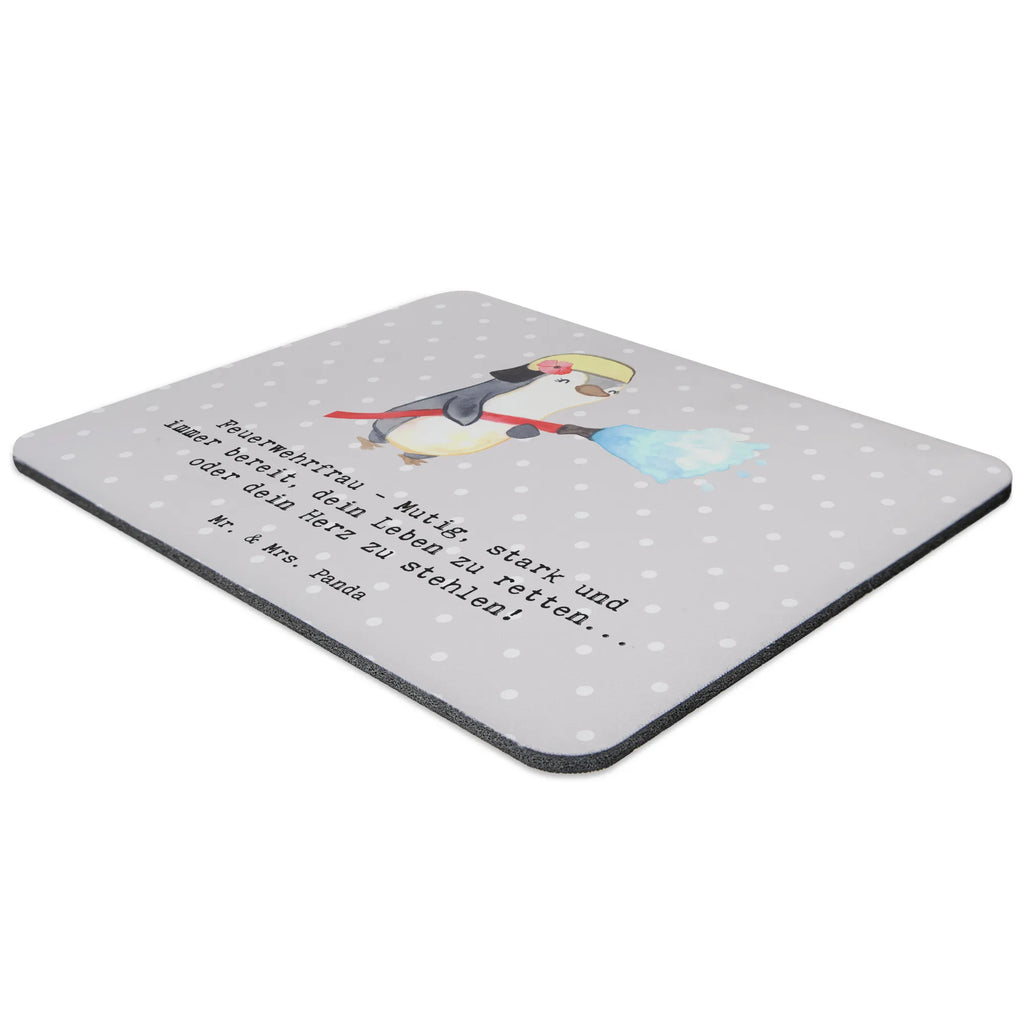 Mouse mat Feuerwehrfrau - Mutig, stark und immer bereit, dein Leben zu retten... oder dein Herz zu stehlen! Designer Mauspad, Mauspad, Einzigartiges Mauspad, PC Zubehör, Büroausstattung, Mousepad, Arbeitszimmer, Computer zubehör, Mausunterlage, Mauspad Büro, Beruf, Ausbildung, Jubiläum, Abschied, Rente, Kollege, Kollegin, Geschenk, Schenken, Arbeitskollege, Mitarbeiter, Firma, Danke, Dankeschön