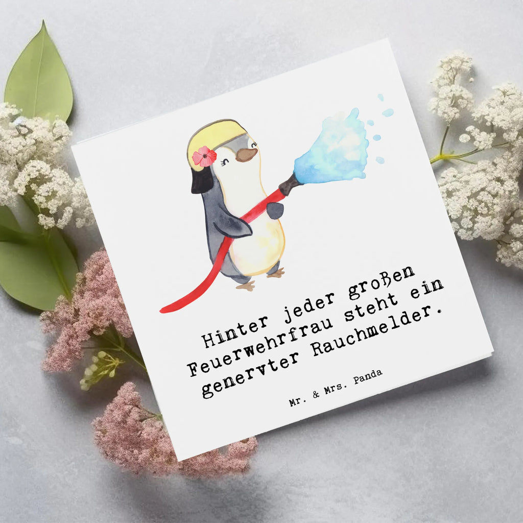 Deluxe Card Hinter jeder großen Feuerwehrfrau steht ein genervter Rauchmelder. Einladungskarte, Geburtstagskarte, Hochwertige Klappkarte, Klappkarte, Karte, Glückwunschkarte, Hochzeitskarte, Hochwertige Grußkarte, Grußkarte, Beruf, Ausbildung, Jubiläum, Abschied, Rente, Kollege, Kollegin, Geschenk, Schenken, Arbeitskollege, Mitarbeiter, Firma, Danke, Dankeschön