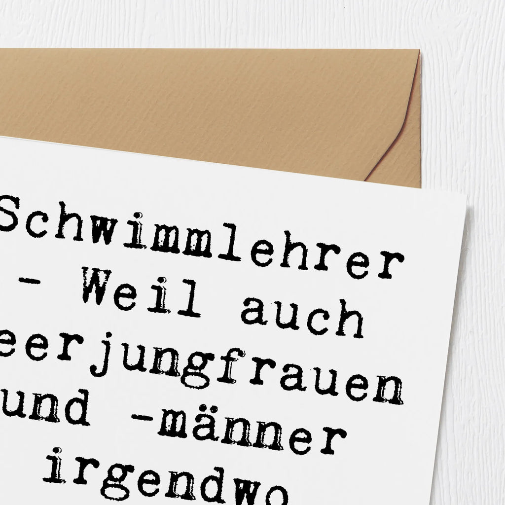 Deluxe Card Saying Schwimmlehrer - Weil auch Meerjungfrauen und -männer irgendwo anfangen müssen! Karte, Hochzeitskarte, Einladungskarte, Grußkarte, Glückwunschkarte, Klappkarte, Geburtstagskarte, Hochwertige Klappkarte, Hochwertige Grußkarte, Beruf, Ausbildung, Jubiläum, Abschied, Rente, Kollege, Kollegin, Geschenk, Schenken, Arbeitskollege, Mitarbeiter, Firma, Danke, Dankeschön
