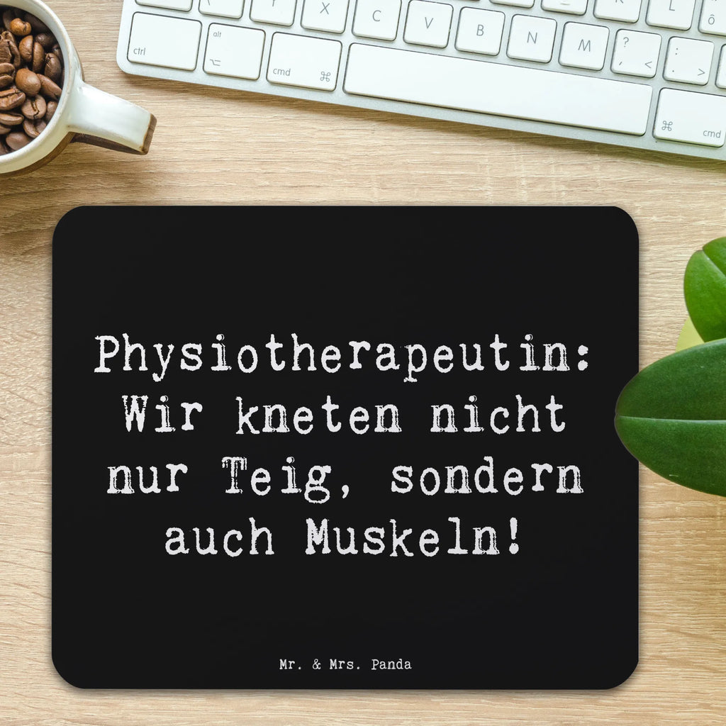 Mouse mat Saying Physiotherapeutin: Wir kneten nicht nur Teig, sondern auch Muskeln! Mousepad, Einzigartiges Mauspad, Mausunterlage, Mauspad, PC Zubehör, Computer zubehör, Büroausstattung, Mauspad Büro, Designer Mauspad, Arbeitszimmer, Beruf, Ausbildung, Jubiläum, Abschied, Rente, Kollege, Kollegin, Geschenk, Schenken, Arbeitskollege, Mitarbeiter, Firma, Danke, Dankeschön