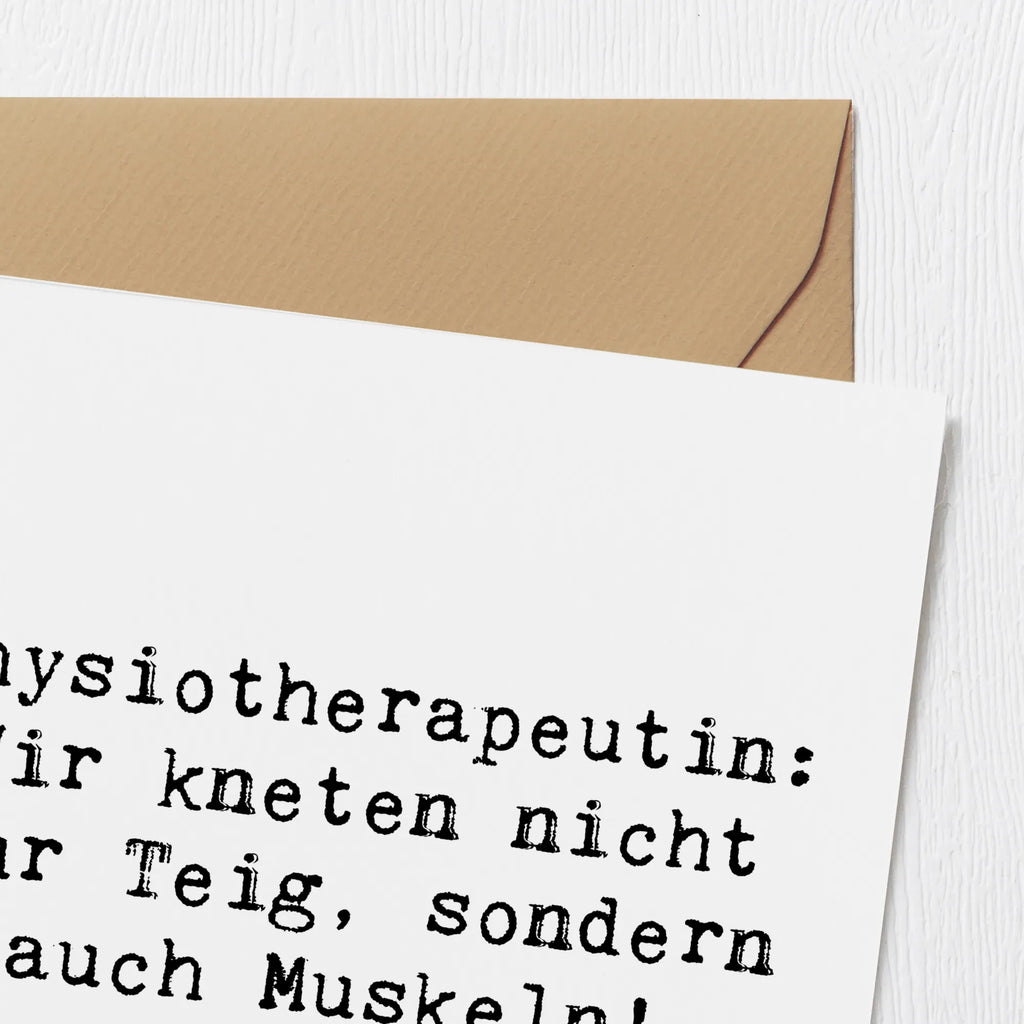 Deluxe Card Saying Physiotherapeutin: Wir kneten nicht nur Teig, sondern auch Muskeln! Hochwertige Grußkarte, Glückwunschkarte, Karte, Grußkarte, Klappkarte, Geburtstagskarte, Hochzeitskarte, Hochwertige Klappkarte, Einladungskarte, Beruf, Ausbildung, Jubiläum, Abschied, Rente, Kollege, Kollegin, Geschenk, Schenken, Arbeitskollege, Mitarbeiter, Firma, Danke, Dankeschön