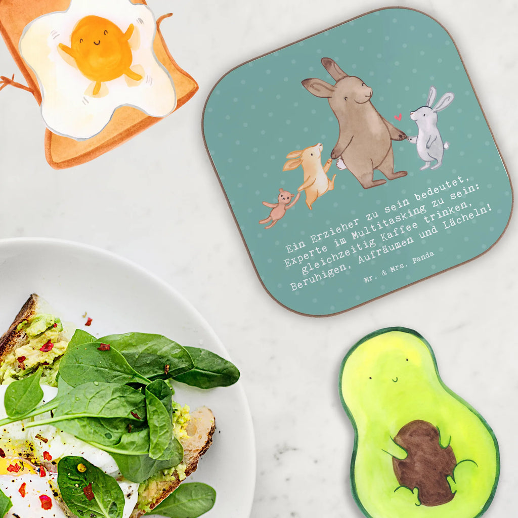Square coaster Ein Erzieher zu sein bedeutet, Experte im Multitasking zu sein: gleichzeitig Kaffee trinken, Beruhigen, Aufräumen und Lächeln! Glasuntersetzer, Tassen Untersetzer, Untersetzer aus Holz, Untersetzer Gläser, Untersetzer Design, Untersetzer, Holzuntersetzer, Bierdeckel, Korkuntersetzer, Untersetzer Holz, Untersetzer für Gläser, Getränkeuntersetzer, Beruf, Ausbildung, Jubiläum, Abschied, Rente, Kollege, Kollegin, Geschenk, Schenken, Arbeitskollege, Mitarbeiter, Firma, Danke, Dankeschön