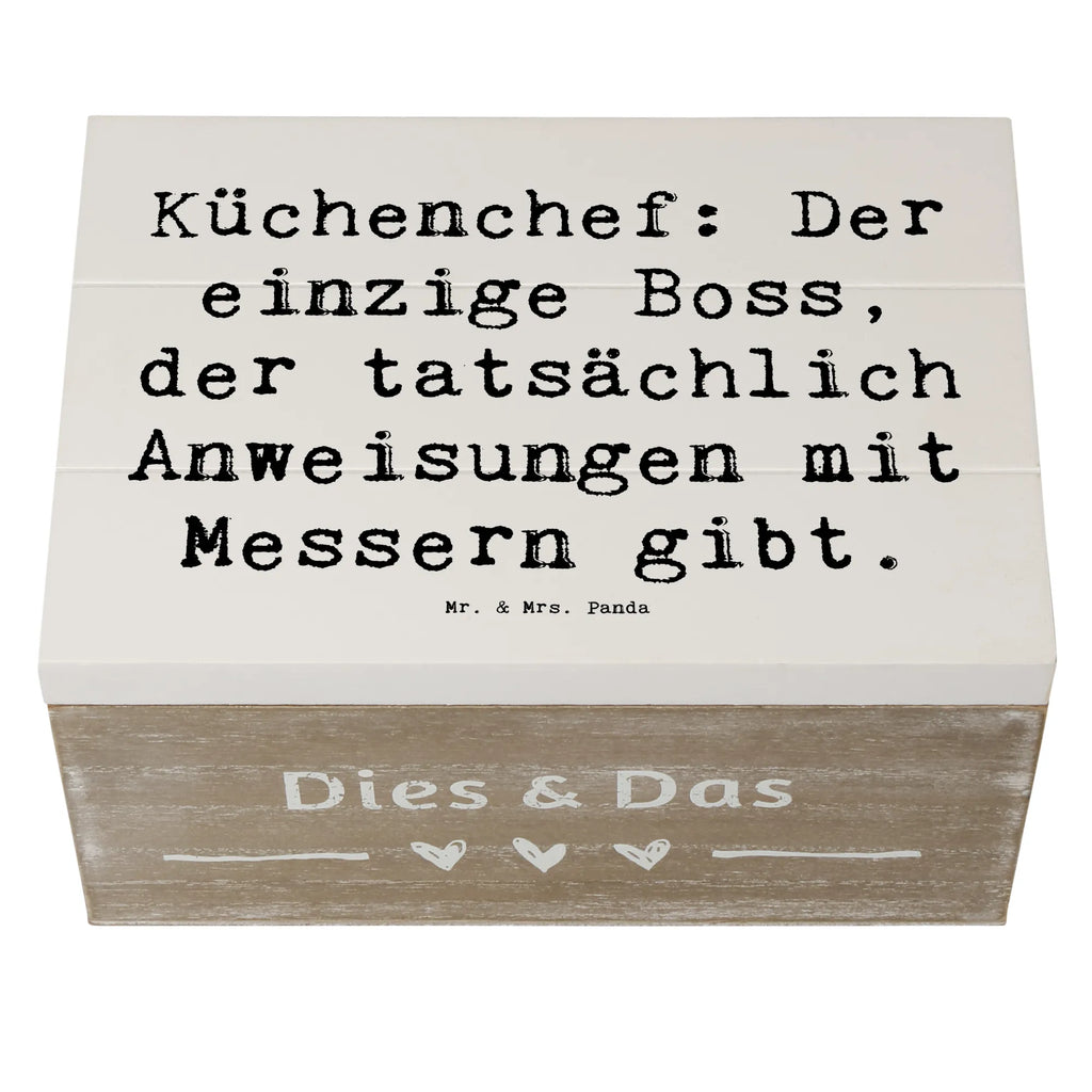 Holzkiste Spruch Küchenchef: Der einzige Boss, der tatsächlich Anweisungen mit Messern gibt. aufbewahrungskisten, holzschachtel, aufbewahrungskiste mit deckel, Aufbewahrungsbox Holz, Holztruhe, aufbewahrungstruhe, box holz, Aufbewahrungsbox aus Holz, Holzkiste mit Deckel, Holzbox mit Deckel, Box aus Holz, Aufbewahrungskiste, kiste holz, Holzkiste, Holzboxen, holztruhen, holzschatulle, Aufbewahrungsbox, truhe holz, holzkästchen, Schatulle, Holzbox, aufbewahrungsboxen, Holzkisten, Holz Aufbewahrungsbox, Geschenk, Danke, Dankeschön, Schenken, Beruf, Ausbildung, Abschied, Rente, Kollege, Kollegin, Arbeitskollege, Mitarbeiter, Jubiläum, Firma