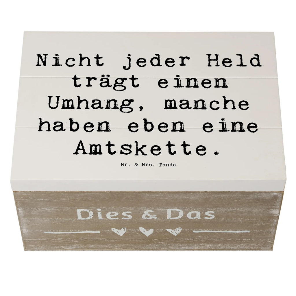 Wooden chest Saying Nicht jeder Held trägt einen Umhang, manche haben eben eine Amtskette. XXL, Geschenkbox, Erinnerungsbox, Kiste, Schatzkiste, Holzkiste, Dekokiste, Geschenkdose, Aufbewahrungsbox, Truhe, Schatulle, Erinnerungskiste, Beruf, Ausbildung, Jubiläum, Abschied, Rente, Kollege, Kollegin, Geschenk, Schenken, Arbeitskollege, Mitarbeiter, Firma, Danke, Dankeschön