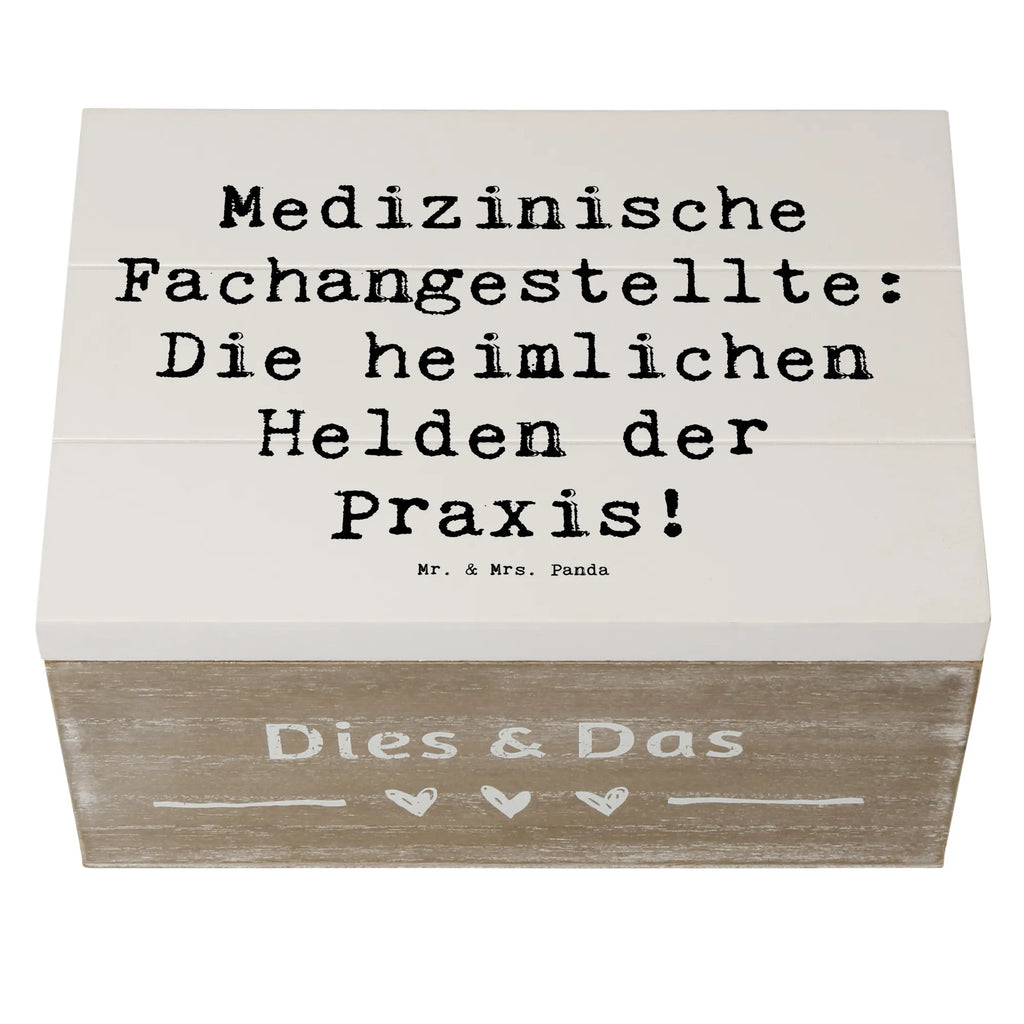 Holzkiste Spruch Medizinische Fachangestellte Helden Aufbewahrungsbox, Truhe, XXL, Geschenkbox, Holzkiste, Erinnerungsbox, Geschenkdose, Schatulle, Erinnerungskiste, Schatzkiste, Kiste, Dekokiste, Beruf, Ausbildung, Jubiläum, Abschied, Rente, Kollege, Kollegin, Geschenk, Schenken, Arbeitskollege, Mitarbeiter, Firma, Danke, Dankeschön