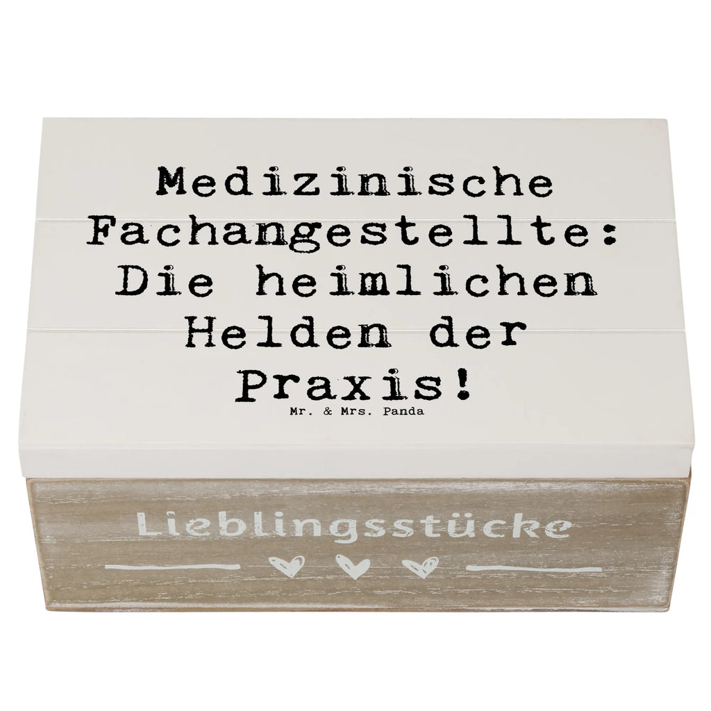 Holzkiste Spruch Medizinische Fachangestellte Helden Aufbewahrungsbox, Truhe, XXL, Geschenkbox, Holzkiste, Erinnerungsbox, Geschenkdose, Schatulle, Erinnerungskiste, Schatzkiste, Kiste, Dekokiste, Beruf, Ausbildung, Jubiläum, Abschied, Rente, Kollege, Kollegin, Geschenk, Schenken, Arbeitskollege, Mitarbeiter, Firma, Danke, Dankeschön